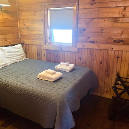 Pine Crest Motel & Cabins Barton Екстер'єр фото
