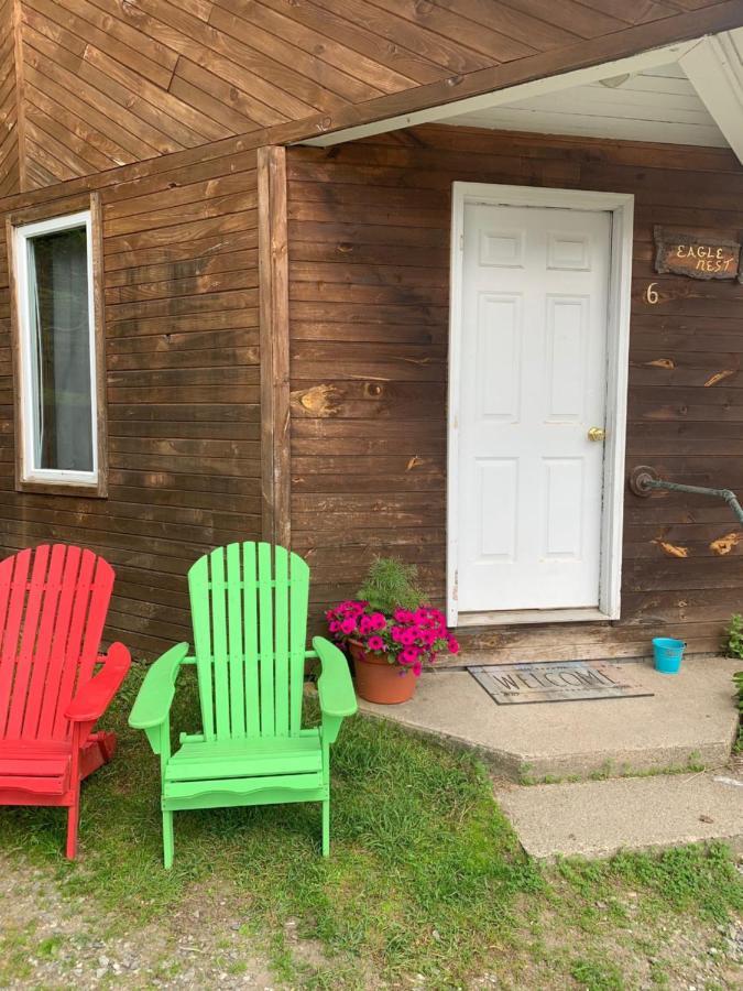 Pine Crest Motel & Cabins Barton Екстер'єр фото