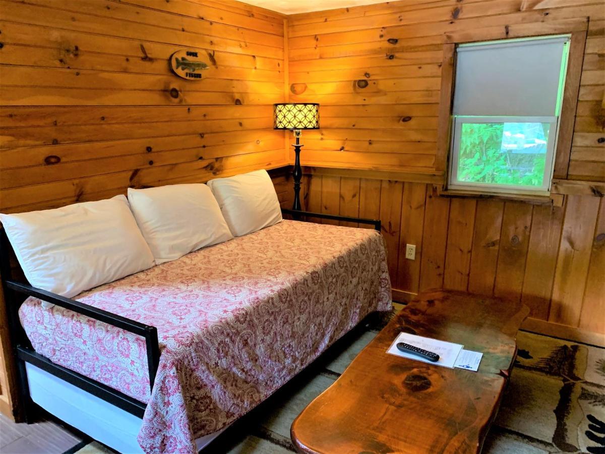 Pine Crest Motel & Cabins Barton Екстер'єр фото