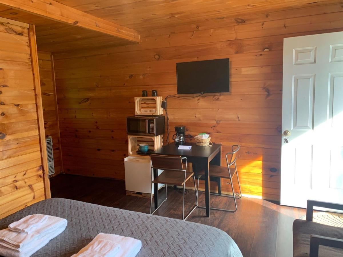 Pine Crest Motel & Cabins Barton Екстер'єр фото