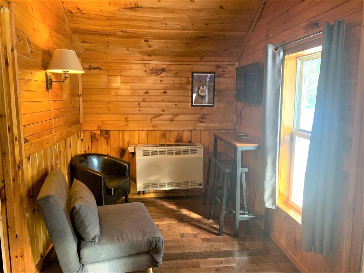 Pine Crest Motel & Cabins Barton Екстер'єр фото